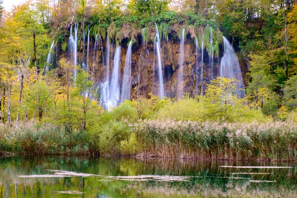 Водопады Плитвицкого национального парка — стоковое фото