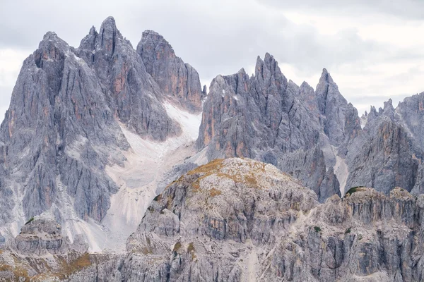 Wysokie wieże Cadini di Misurina Alpy Dolomity — Zdjęcie stockowe