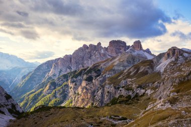 Dolomites bulutlu Dağları Panoraması