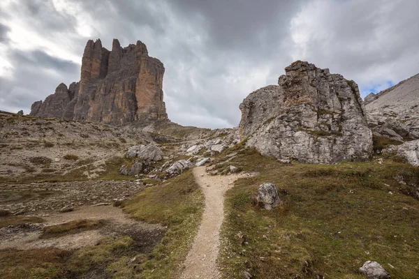 Tre Cime di Lavaredo "Drei Zinnen" en los Alpes Dolomitas — Foto de Stock