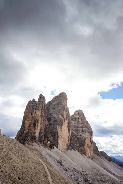 Tre Cime di Lavaredo "Drei Zinnen" nelle Alpi Dolomiti — Foto Stock