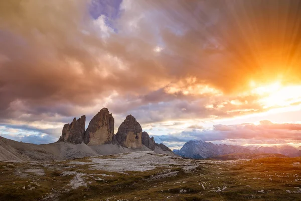 Tre Cime di Lavaredo " Drei Zinnen " in Dolomite Alps — Stock Photo, Image