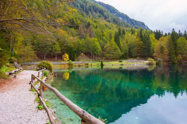 Autumn scenery at lake Fusine mountain lake — Stock Photo, Image