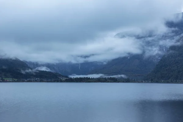 Hallstatter Veja lago de montanha na Áustria. — Fotografia de Stock