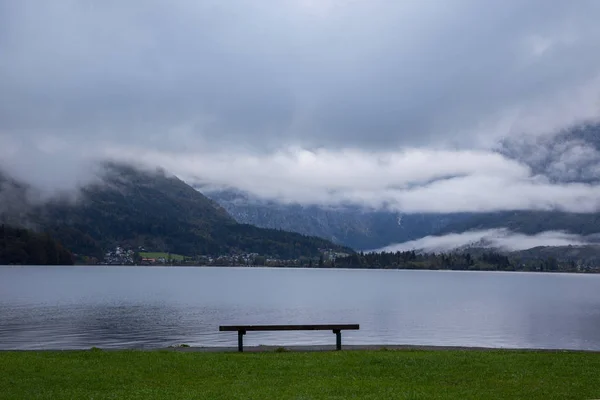 Hallstatter Veja lago de montanha na Áustria. — Fotografia de Stock