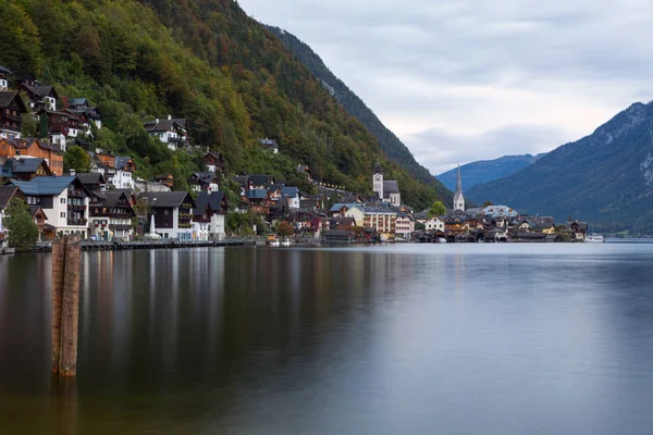 Lilla berömda byn Hallstatt i österrikiska — Stockfoto