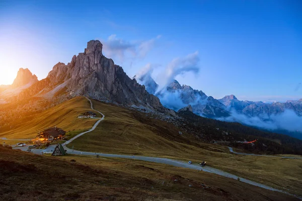 ホテル passo giau - ドロミテ - イタリア — ストック写真