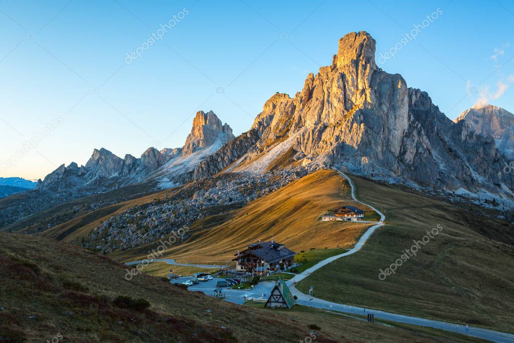 Passo Giau - Dolomites - Italy — Stock Photo © kavita ...