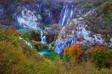 Sonbahar renkleri ve şelaleler, Plitvice Milli Parkı