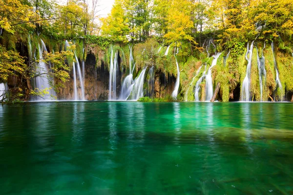 Cachoeiras do Parque Nacional de Plitvice — Fotografia de Stock