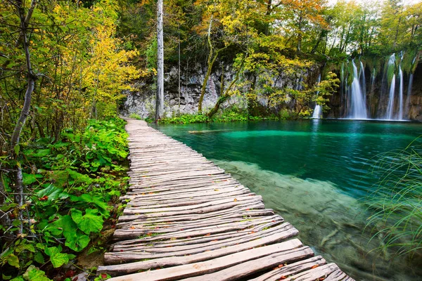 Vízesések a Plitvicei Nemzeti Park — Stock Fotó