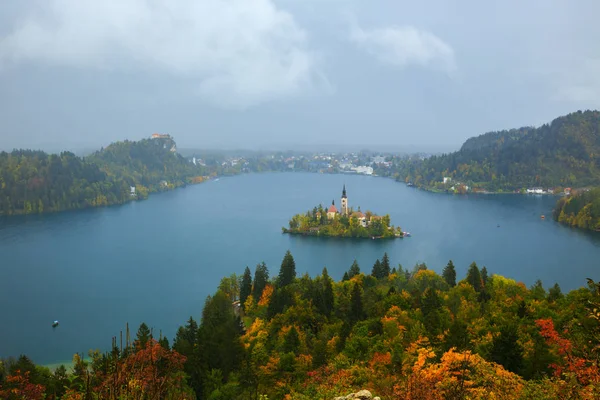 Bled cu lac, insulă și munți în fundal, Slovenia — Fotografie, imagine de stoc