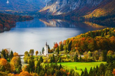Julian Alps, Slovenya için Bohinj Gölü havadan görünümü
