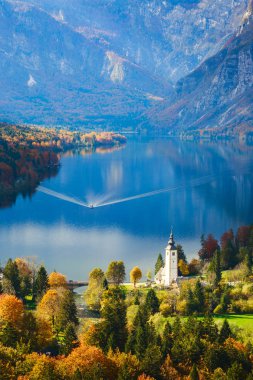 Julian Alps, Slovenya için Bohinj Gölü havadan görünümü