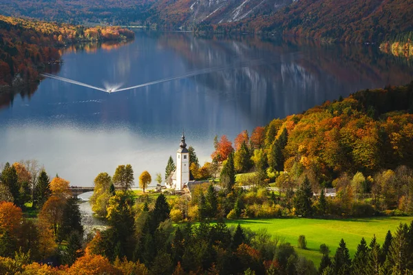 Vista aérea do lago Bohinj em Julian Alps, Eslovénia — Fotografia de Stock