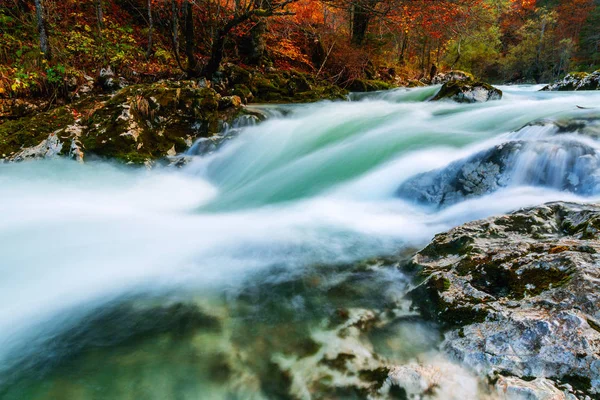 在斯洛文尼亚渤兴湖附近的峡谷 Mostnica — 图库照片