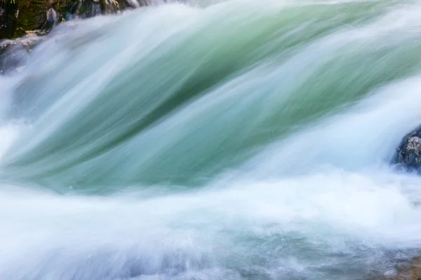 Fond abstrait de l'eau Gorge du Vintgar près de Bled — Photo