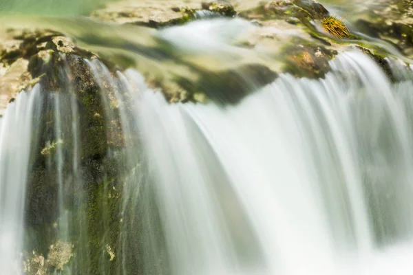 Cascade d'eau à gros plan — Photo