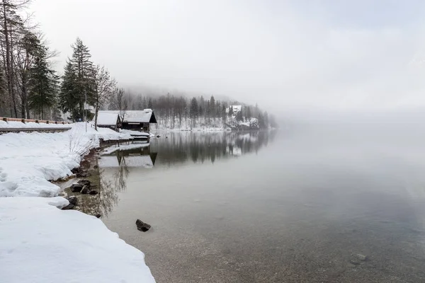 Inverno no Lago Bohinj, Julian Alps — Fotografia de Stock