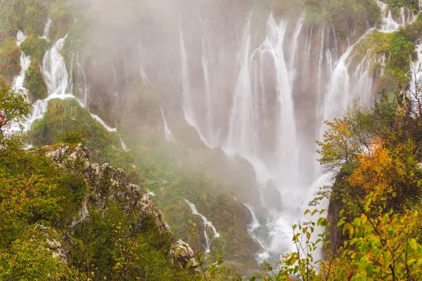 Cascate, Parco nazionale di Plitvice, Croazia — Foto Stock