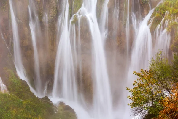 Watervallen, Plitvice Nationaal Park, Kroatië — Stockfoto