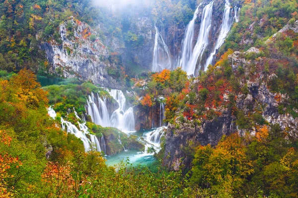 Vodopády, národní Park Plitvická jezera, Chorvatsko — Stock fotografie