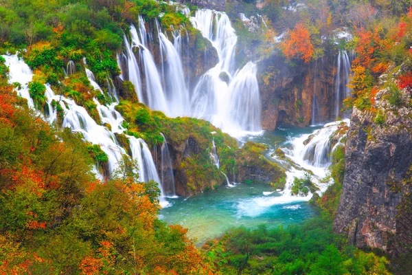 Watervallen, Plitvice Nationaal Park, Kroatië — Stockfoto
