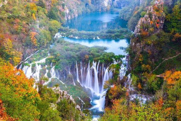 Красивый Водопад Осенью Плитвицком Национальном Парке Хорватия — стоковое фото