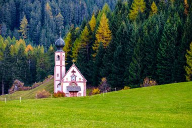 St Johann Kilisesi, Santa Maddalena, Dolomites, İtalya