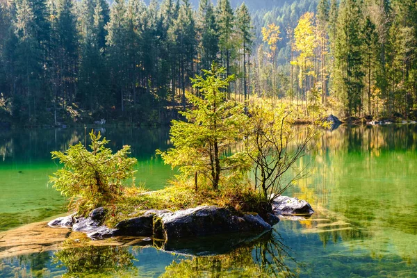 Wspaniałą jesień Niemiec jezioro Hintersee — Zdjęcie stockowe