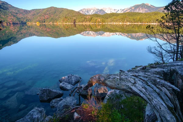 Magnifique automne d'Eibseelake Allemagne — Photo