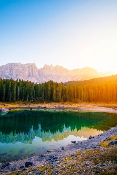 Carezza lake Dolomites Alpleri'nde. İtalya