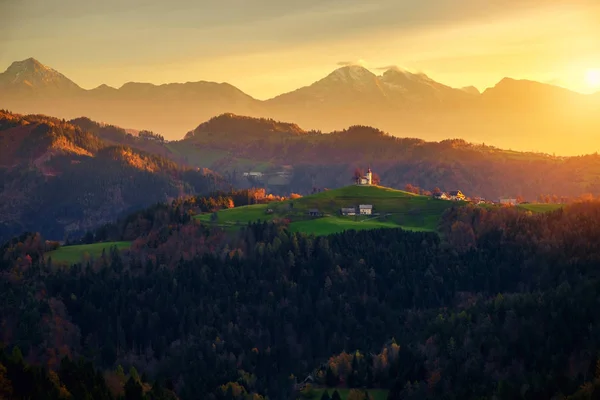 Sveti Tomaz kyrkan i Slovenien — Stockfoto