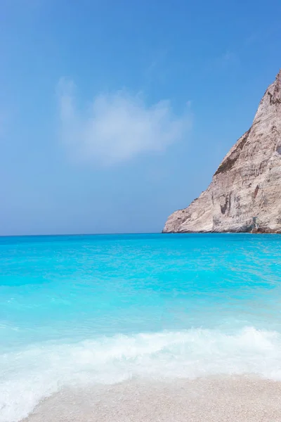 Navagio Beach op het eiland Zakynthos in Griekenland — Stockfoto