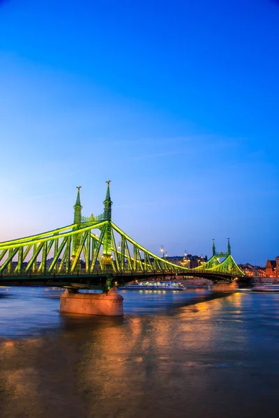 De Liberty Bridge in Boedapest, Hongarije — Stockfoto