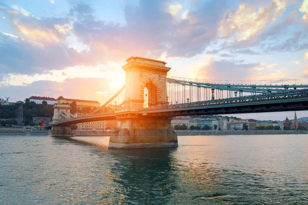 Chain bridge on Danube river in Budapest city — Stock Photo, Image