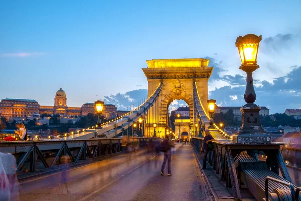 Ponte Chain Lanchid Palácio Real Noite Budapeste Hungria — Fotografia de Stock
