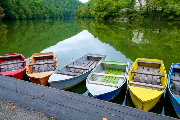 Båtar på den sjön Hamori i Ungern — Stockfoto