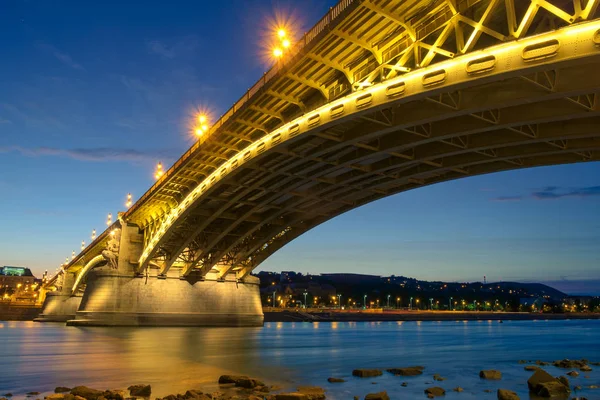 Ponte Margaret ao entardecer em Budapeste — Fotografia de Stock