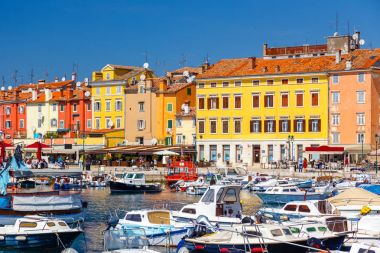 Liman ve marina Rovinj eski şehir