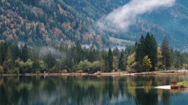Harika sonbahar sabahı, Hintersee Gölü, Bavyera Alpleri sınırında Avusturya, Almanya, Europe