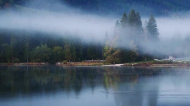 Harika sonbahar sabahı, Hintersee Gölü, Bavyera Alpleri sınırında Avusturya, Almanya, Europe