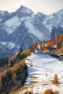 Colle Santa Lucia Dolomites'in adlı köyleri