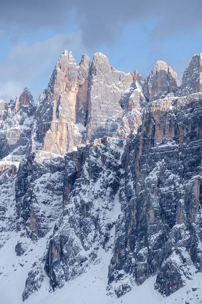 Mountain range in Lastoni di Formin — Stock Photo, Image