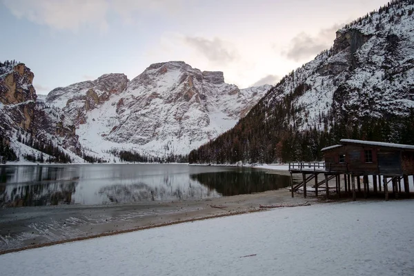 Paisagem Inverno Lago Braies Nas Dolomitas Italianas Itália — Fotografia de Stock