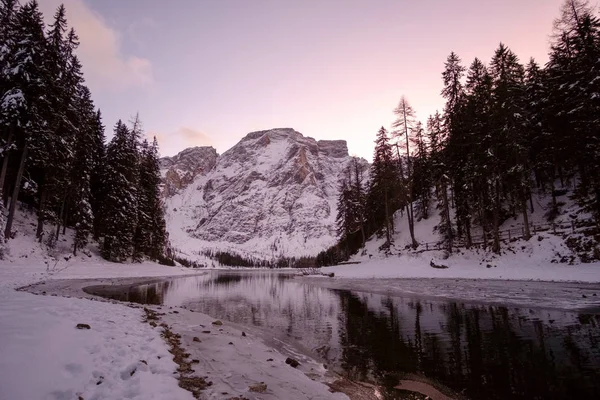 Paisagem Inverno Lago Braies Nas Dolomitas Italianas Itália — Fotografia de Stock