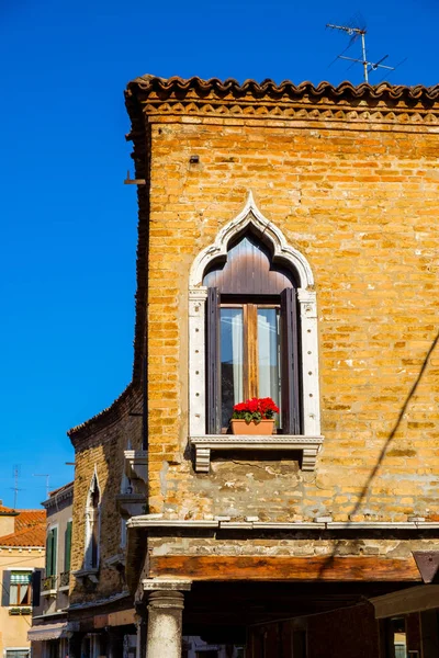 Fenêtre de style ancien traditionnel — Photo