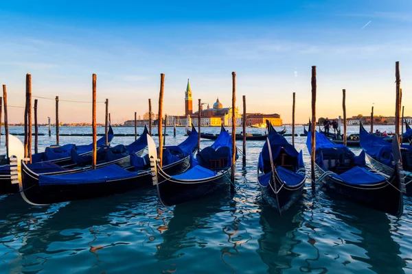 Puesta de sol en Venecia. Italia — Foto de Stock