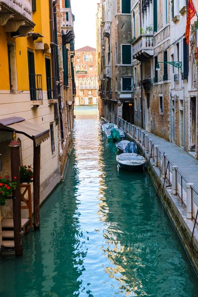 Venice cityscape, narrow water canal — Stock Photo, Image