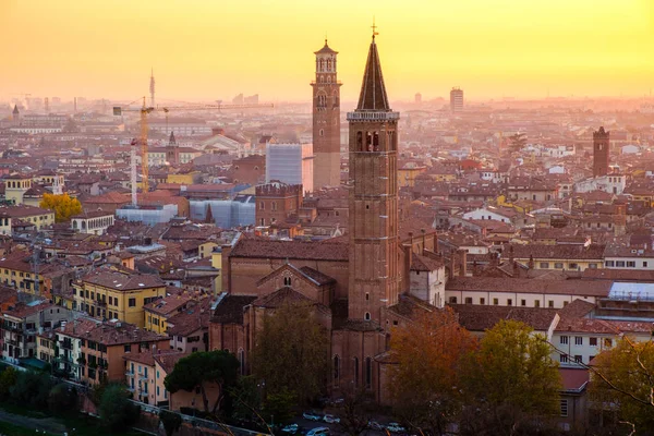 Kaunis Auringonlasku Antenni Näkymä Veronaan Italia — kuvapankkivalokuva